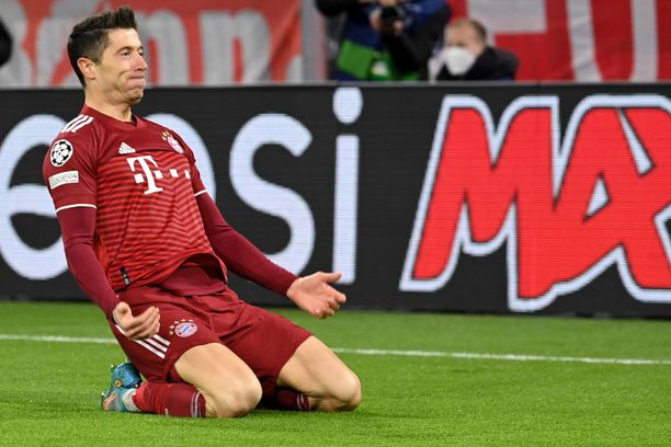 Robert Lewandowski mätti historiallisen hattutempun