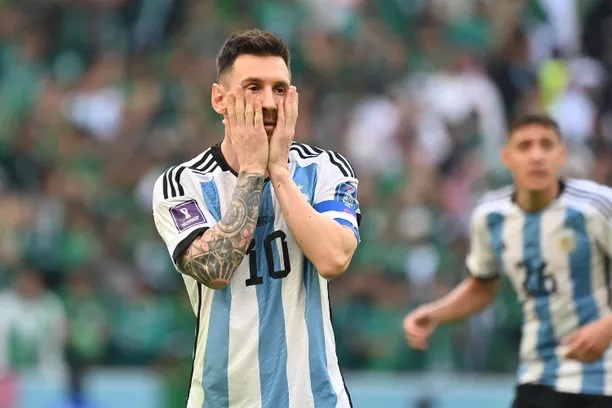 Argentiinan media lyö Lionel Messiä ja koko joukkuetta armotta: ”Löysä”