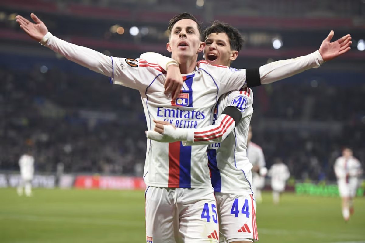 Lyon valloitti liigavaiheen kärkisijan