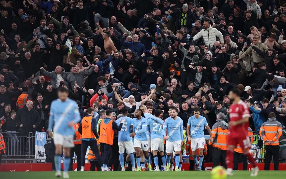 Erling Haaland nosti Manchester Cityn sillasta