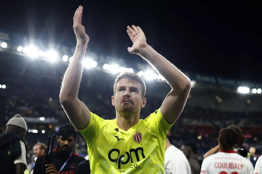 Lukas Hradecky nöyryytti PSG:tä